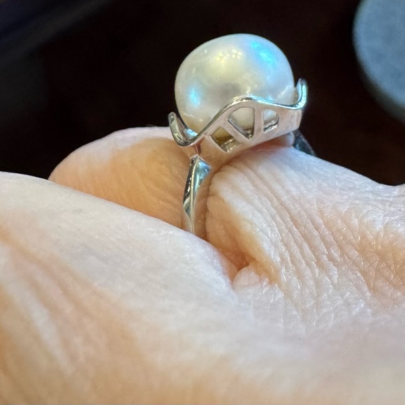 Honora Classic White Pearl Sterling Silver Ring - Women Jewelry. Size 7